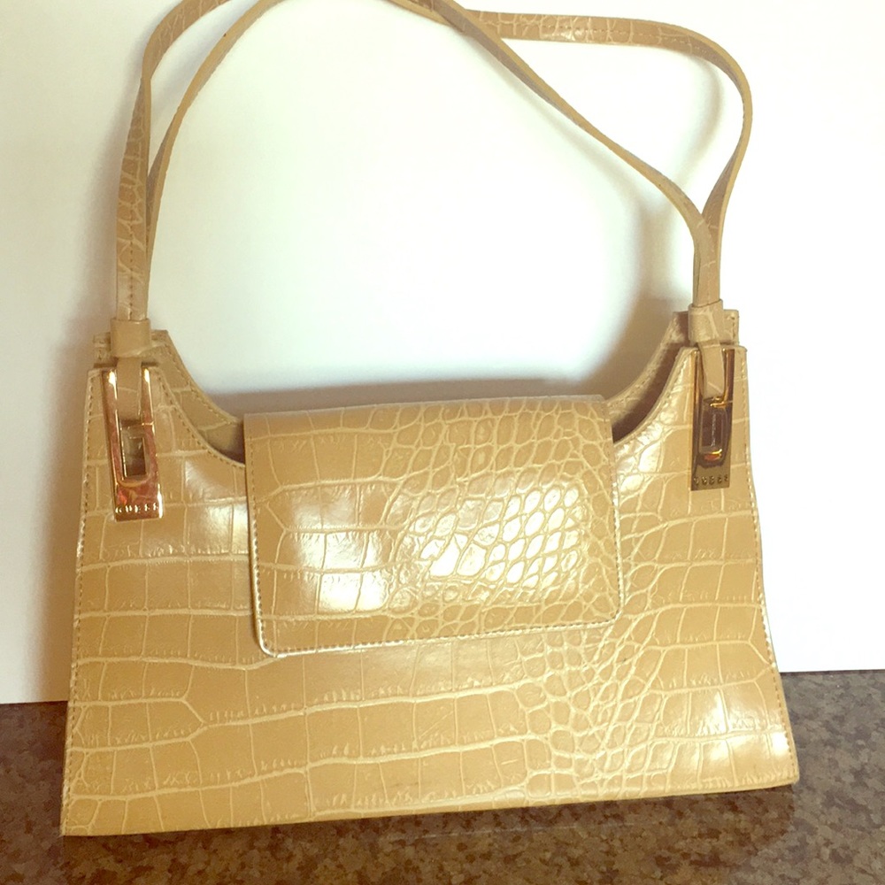 SMALL LATHER GUESS PURSE